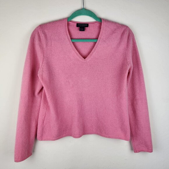 Ann Taylor Pink 100% Cashmere V-Neck Sweater sz M Flawed - Picture 1 of 9